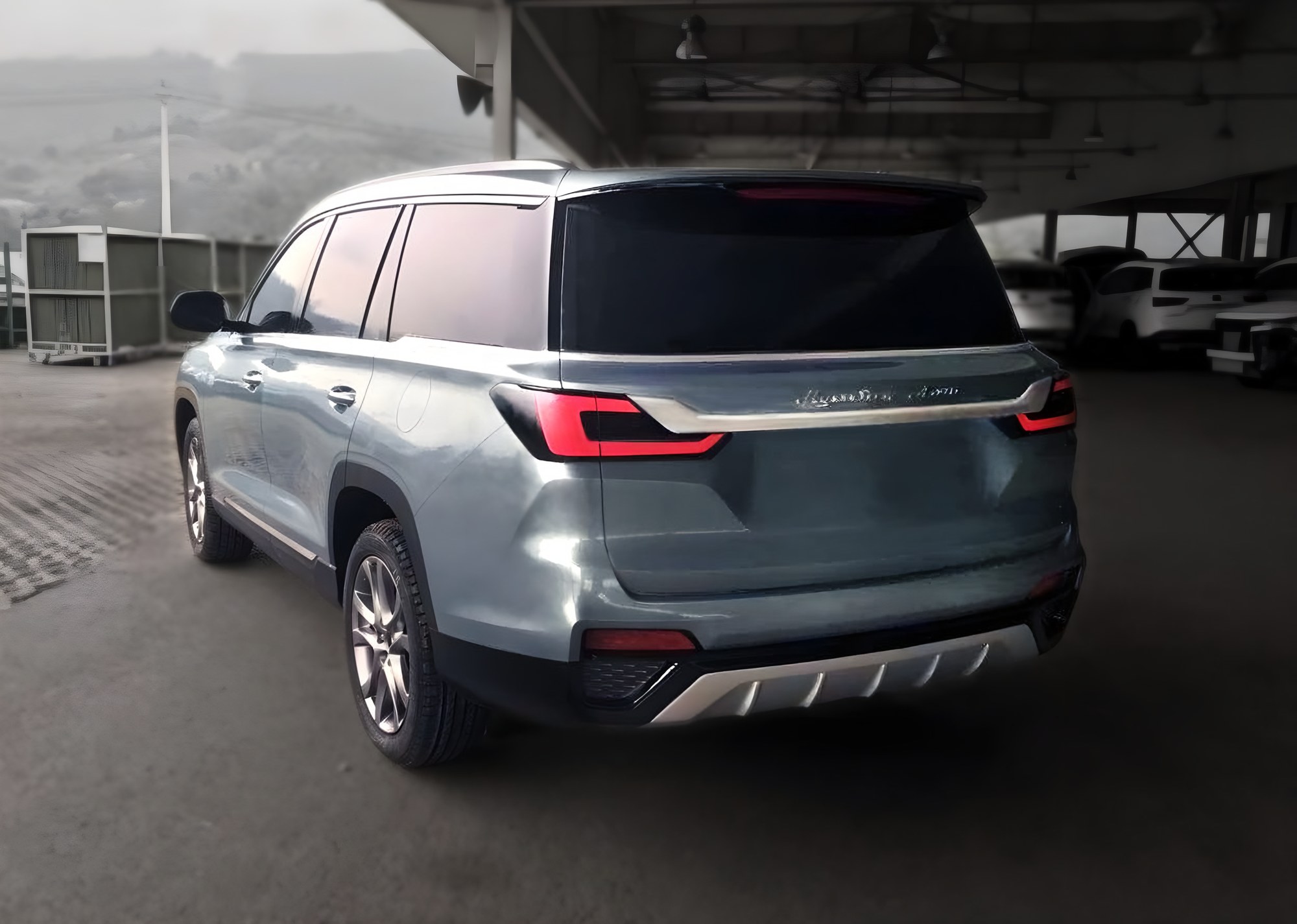 Bisu T5 full-size model, rear view