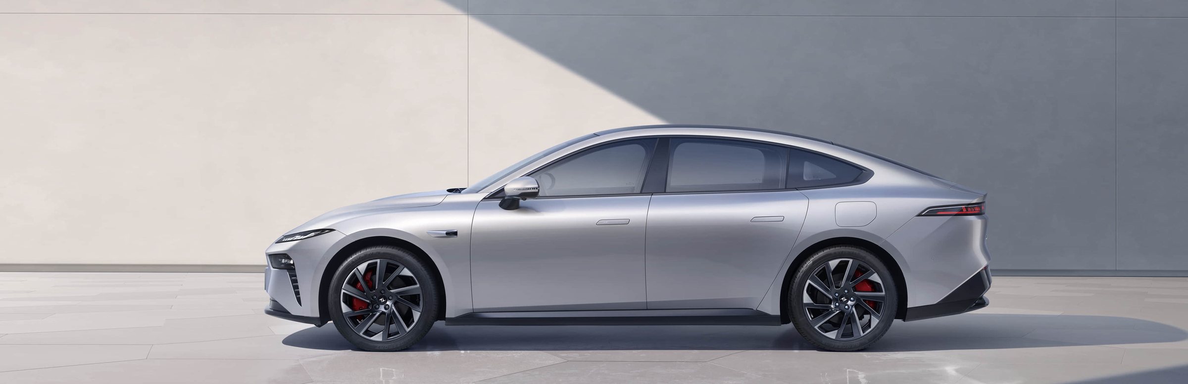 eπ 007 fastback, side view