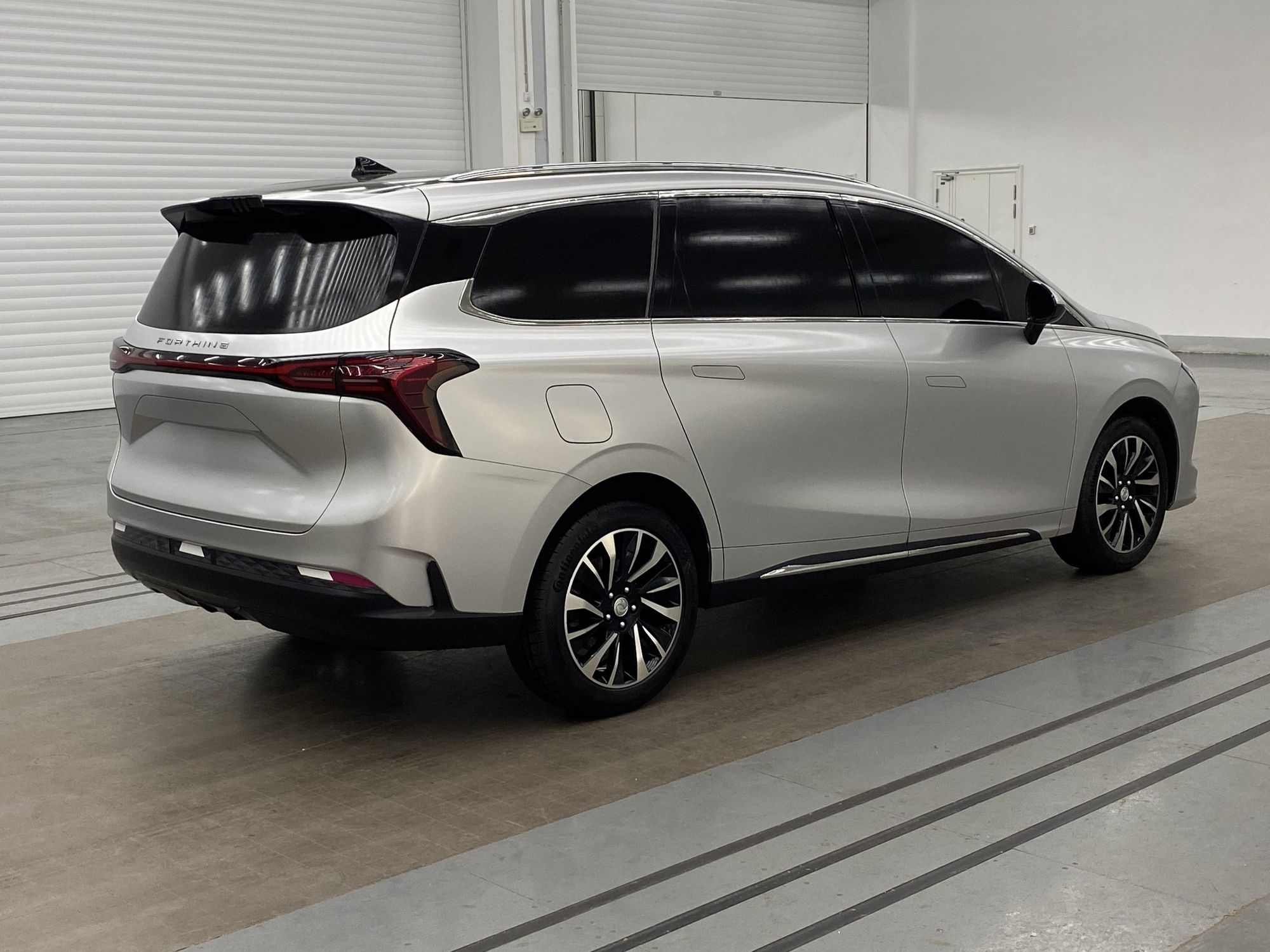 Hard model, rear