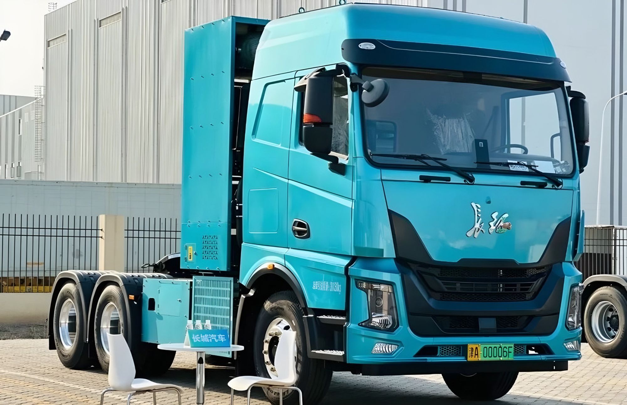 Long March electric truck, front three-quarter