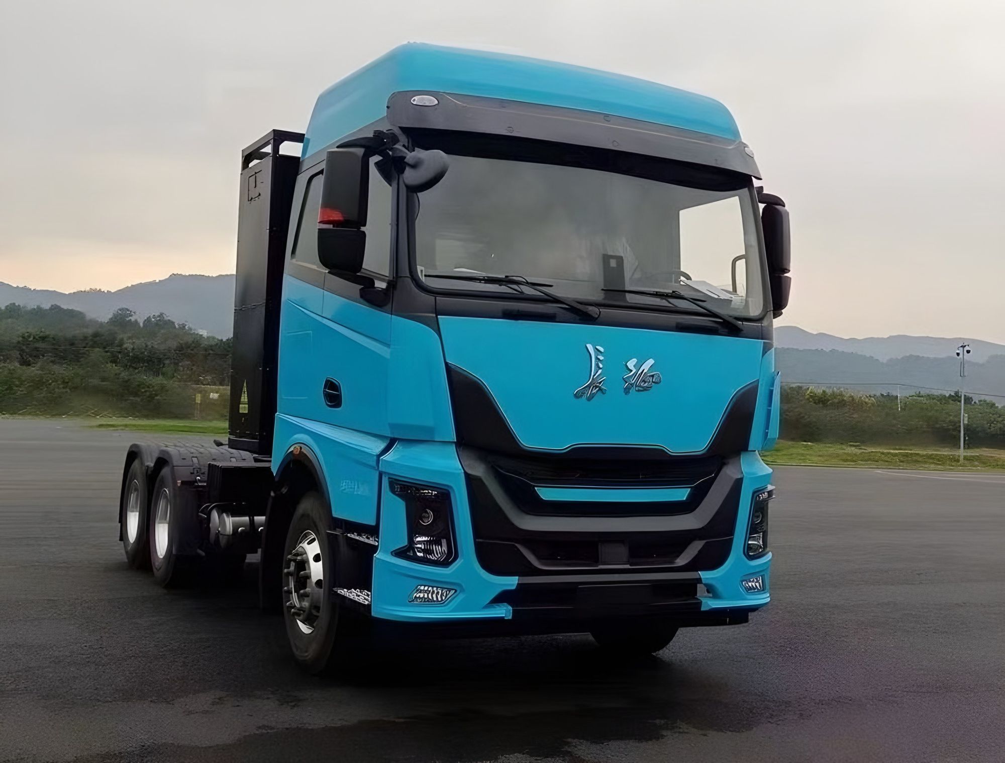 Long March electric truck, front